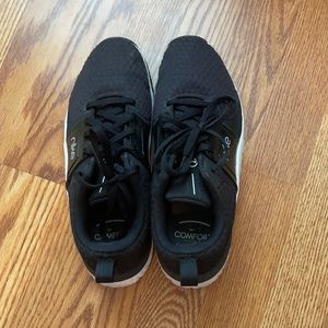 Black Nike Shoes
